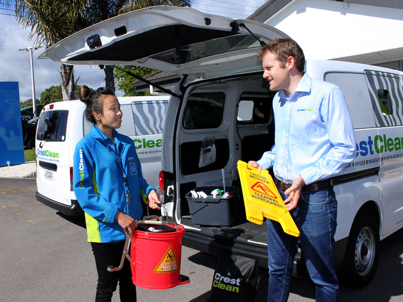 Tauranga franchisee Tan Kao with Sam Lewis, CrestClean’s General Manager Franchise Services. 